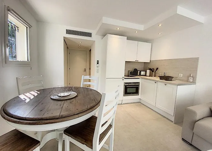 Superbe Au Coeur Du Cap D'antibes * Αντίμπ